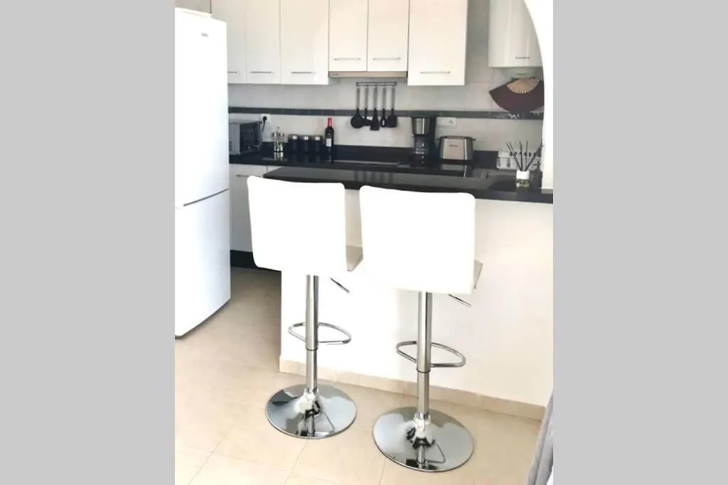 شقة Penthouse With Large Terrace And Roof Solarium, With Amazing Sea Views موخاكار 0*,