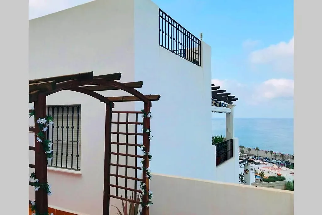 شقة Penthouse With Large Terrace And Roof Solarium, With Amazing Sea Views موخاكار